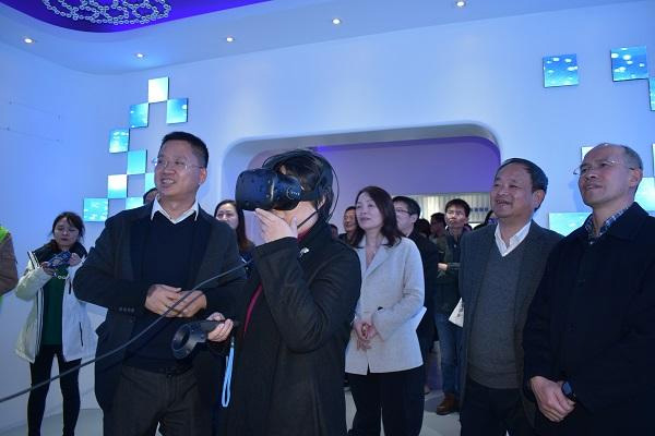 上海首个VR+转基因科普展示厅对外开放